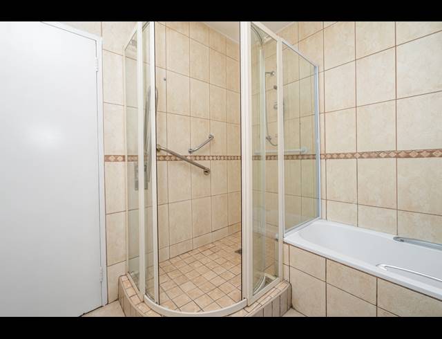 1 BEDROOM RETIREMENT UNIT FOR SALE IN BRYANSTON